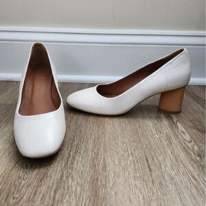 COS white Cream Leather Round Toe Wooden Heel Pumps size 9